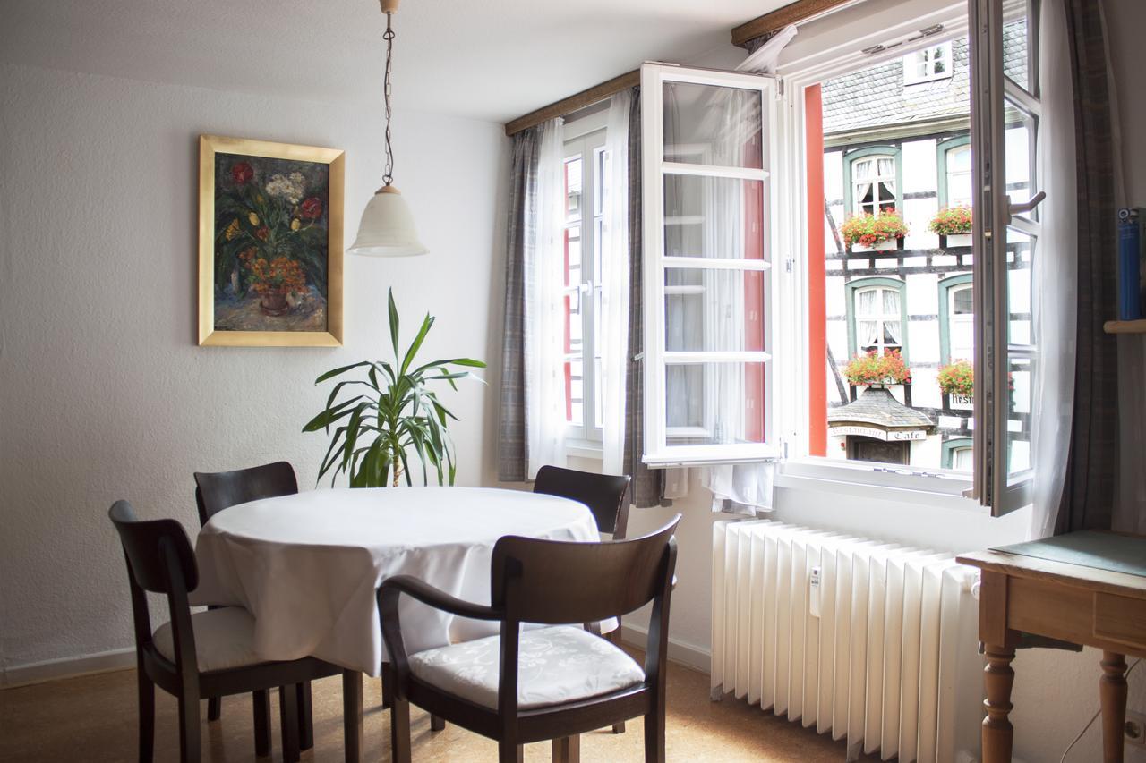 Hotel Flosdorff - Appartements Monschau Esterno foto